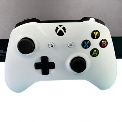 CONSOLA XBOX ONE X NEGRA 1 TB + 1 MANDO BLANCO